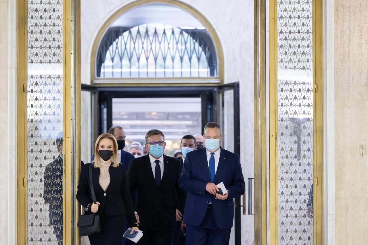 Gabriela Firea s-ar pregăti să preia Ministerul Muncii, de la colegul de partid Marius Budăi. Replica ministrului Familiei