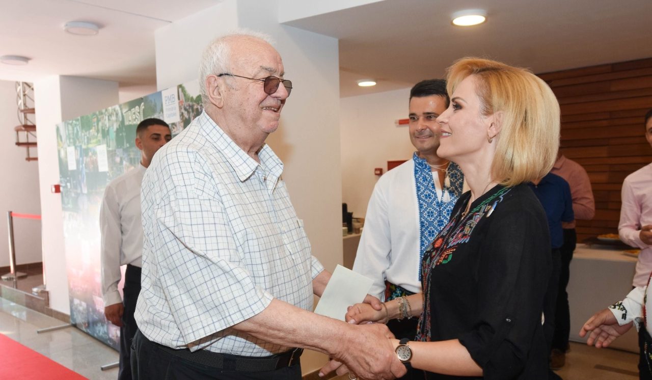 Gabriela Firea sare în apărarea lui Alexandru Arșinel: „Nu poți să-l arunci precum o măsea stricată din teatrul unde a jucat și a creat aproape 60 de ani”