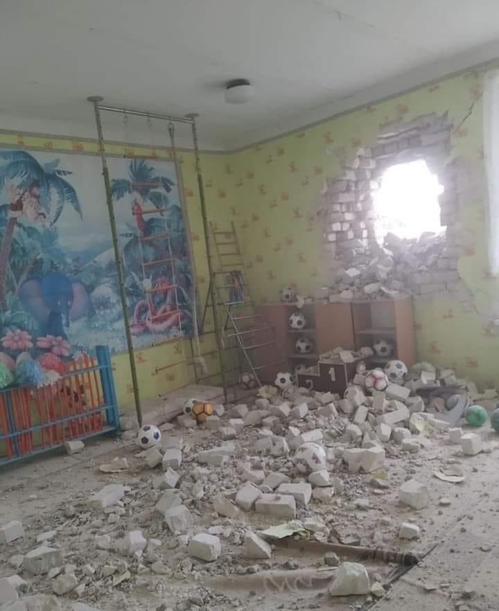 Au început bombardamentele în estul Ucrainei, o grădiniță a fost lovită. Separatiștii proruși și Kievul se acuză reciproc