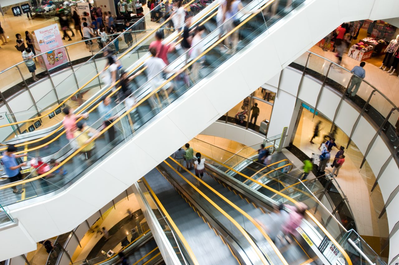 Programul mall-urilor din București de sărbători. Unde se pot face CUMPĂRĂTURI de Crăciun 2023 și de Revelion 2024