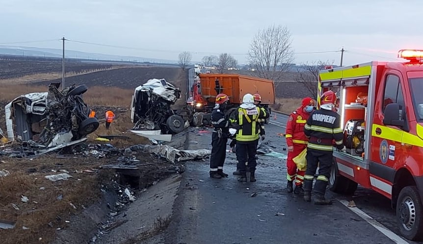 Șoferul ambulanței implicată în accidentul cu 7 morți de la Iași, mărturii cutremurătoare: „Puneam mâna pe unul, mort, pe altul, rece, mort”
