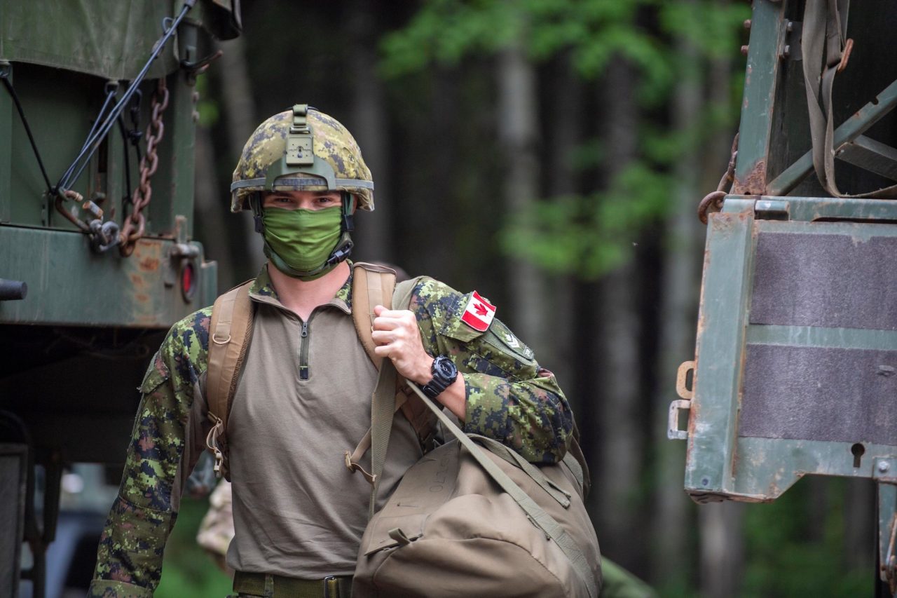 Canada își retrage o parte din personalul său militar din Ucraina