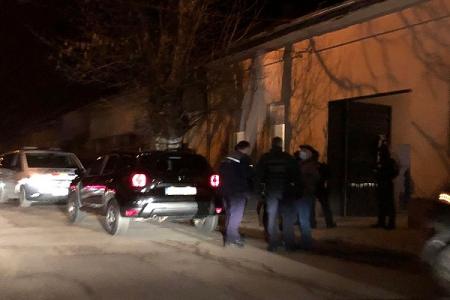 Un bărbat a tras un foc de armă la un priveghi din Lugoj, în județul Timiș. Ce au găsit polițiștii la fața locului