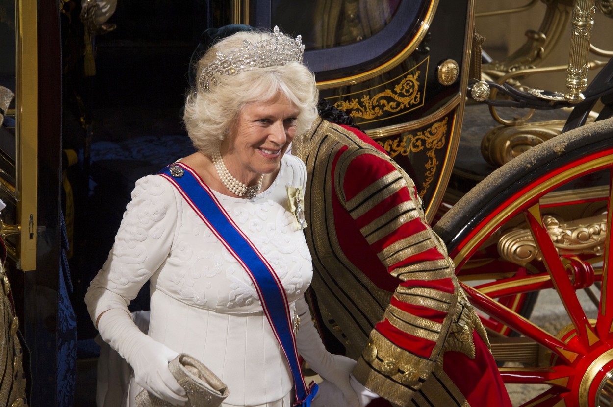 Regina Elisabeta a II-a vrea ca nora sa, Camilla, să primească titlul de „regină consoartă” atunci când prințul Charles va prelua tronul