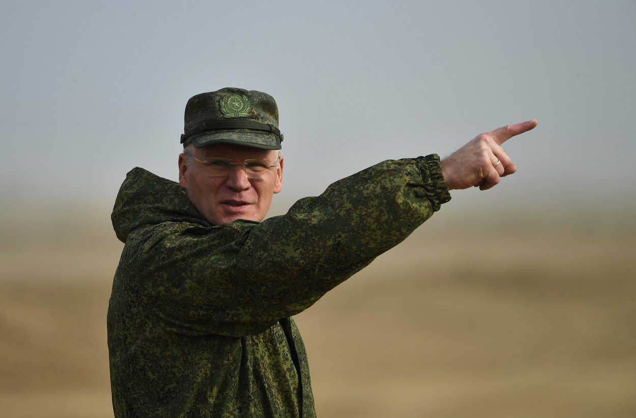 Rusia confirmă retragerea unor unităţi militare de la granița cu Ucraina: ”Și-au îndeplinit sarcinile, au început transportarea personalului şi a echipamentelor spre bazele permanente”