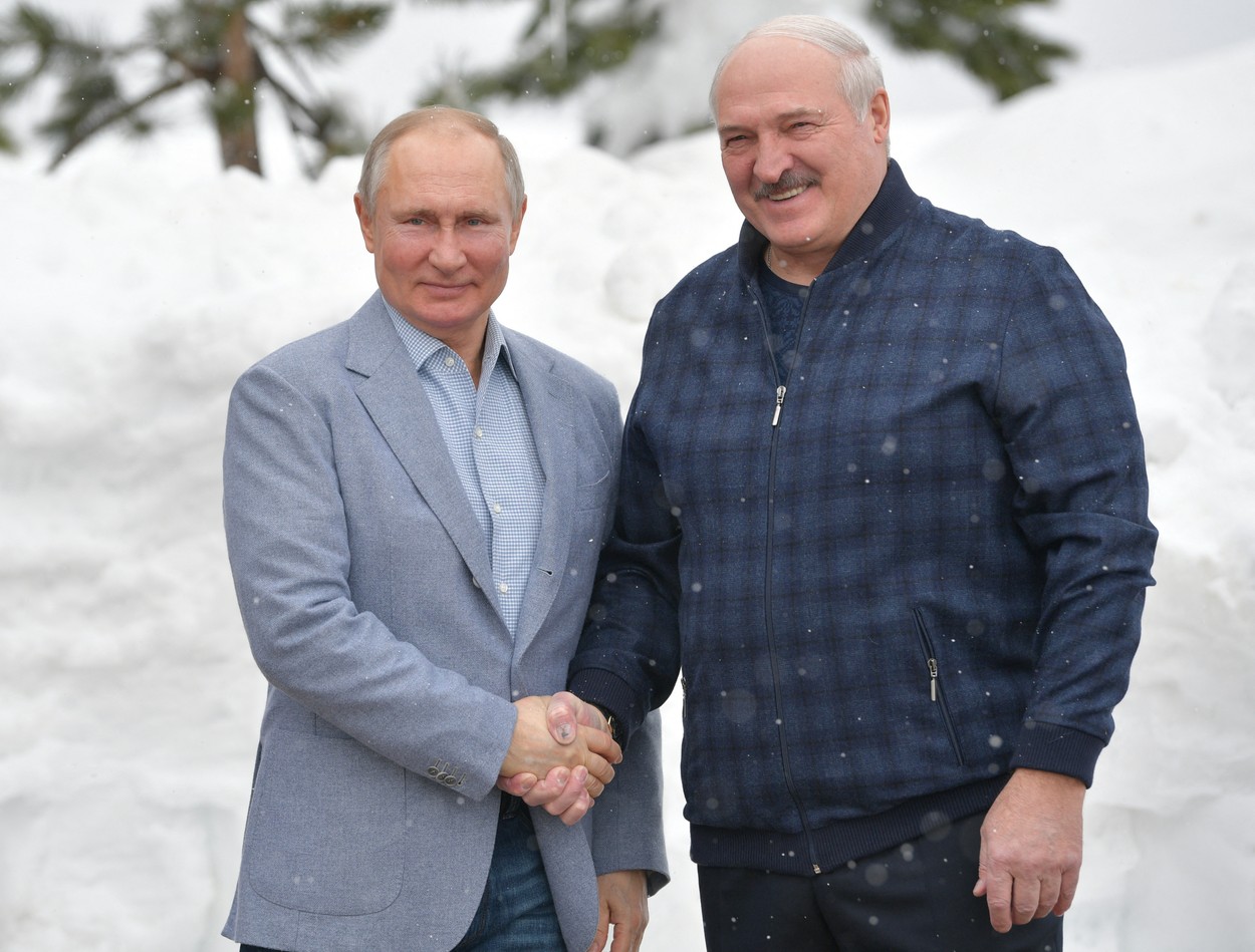 Putin, mesaj pentru Lukașenko: ”Vă promit că orice atac împotriva Belarusului sau doar un pas peste granița sa ar însemna că este atacată Rusia”