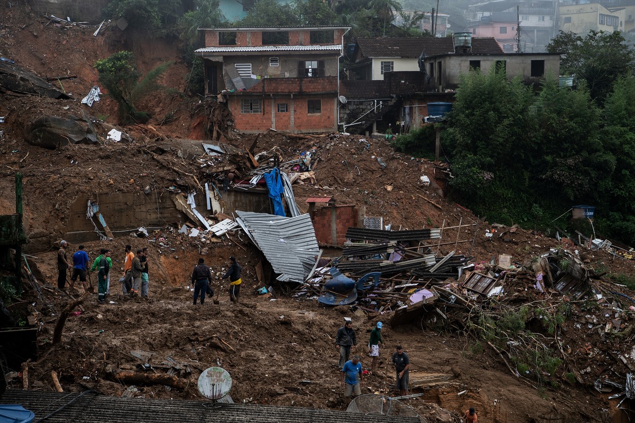 Dezastru în Brazilia. Peste 150 de persoane au murit în urma alunecărilor de teren