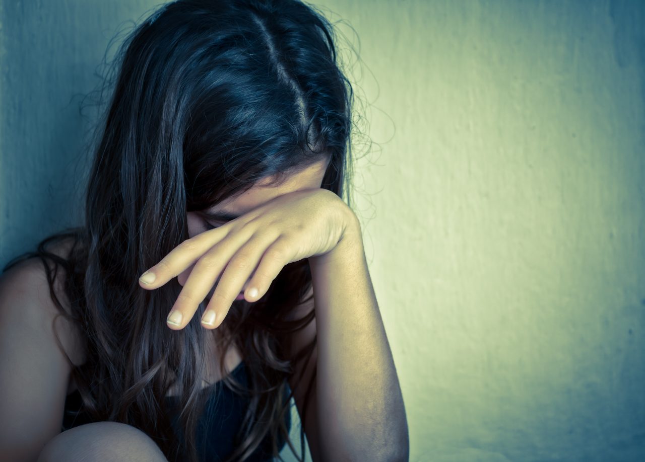 SONDAJ | Peste un sfert dintre elevi spun că li s-au cerut fotografii nud. Motivul pentru care peste 30% dintre profesori n-ar reclama abuzul sexual asupra unui minor