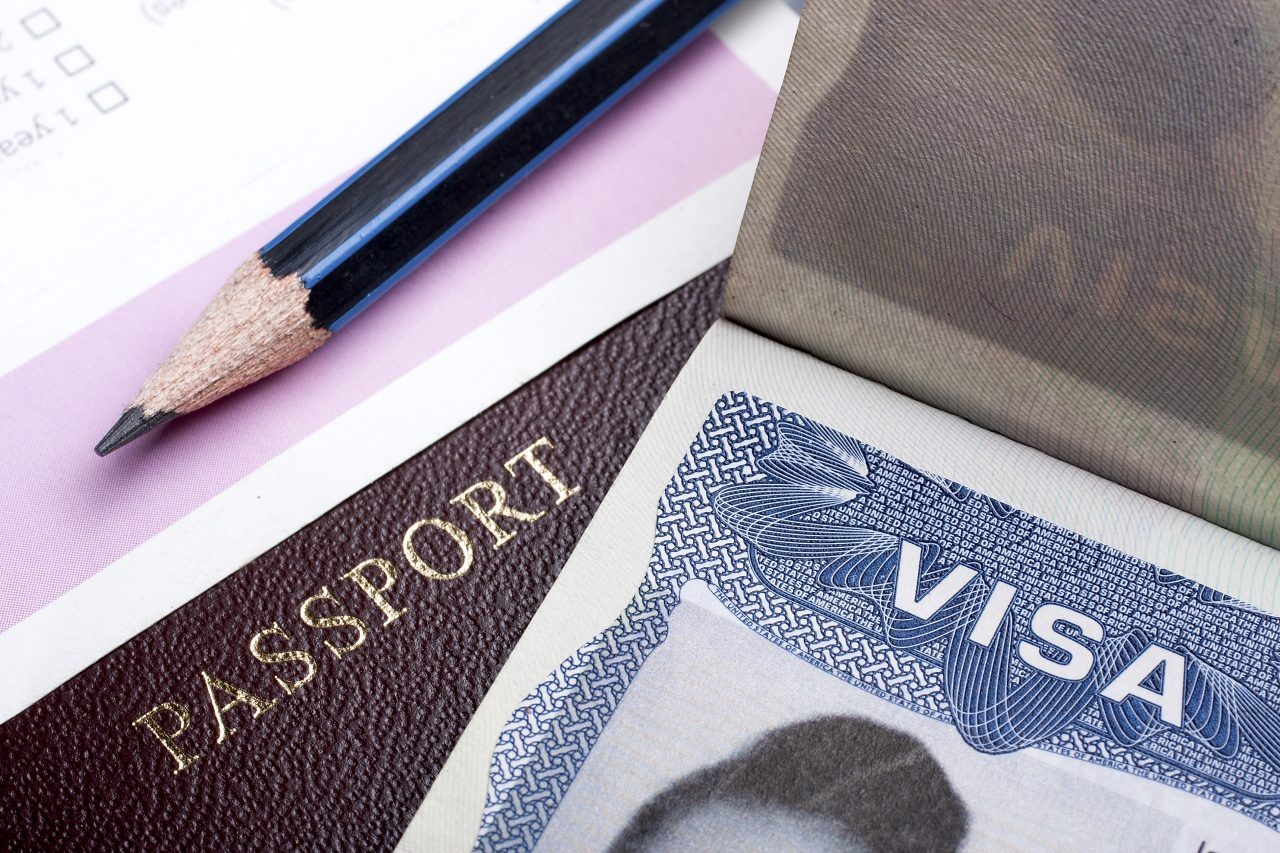 Când vor putea românii să meargă în SUA fără vize? Răspunsul ambasadorului României la Washington