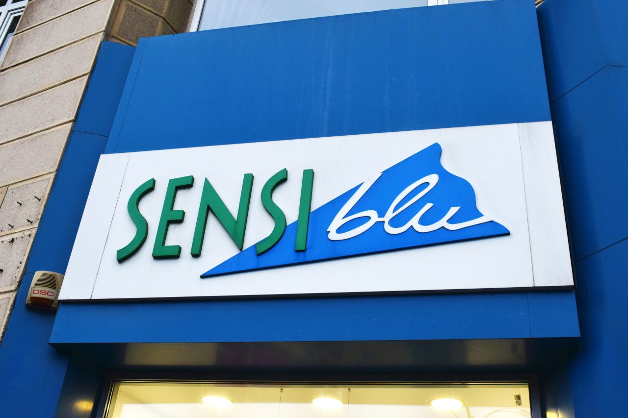 Ce salarii au farmacistele de la Sensiblu. Cât câștigă, de fapt