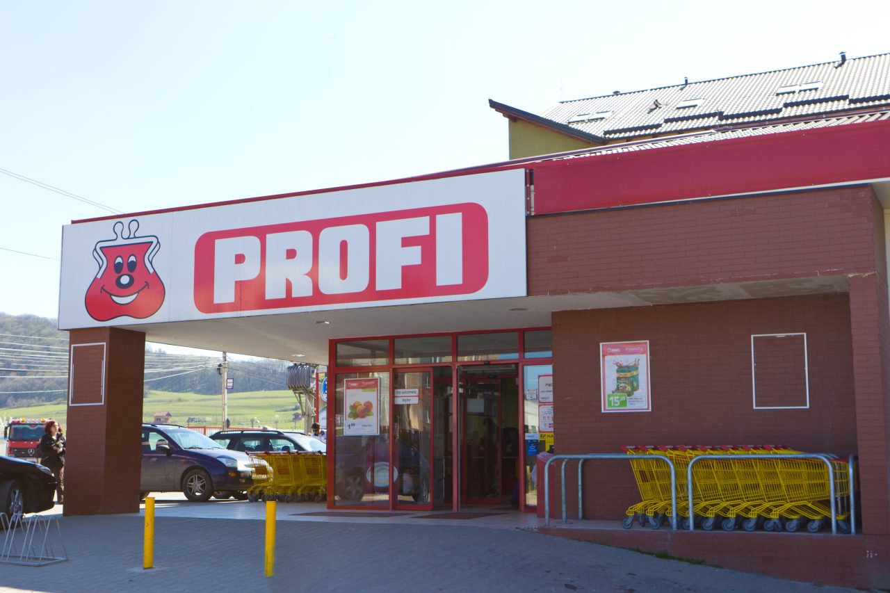 Ce salariu are o casieră la Profi. Cât câștigă lunar