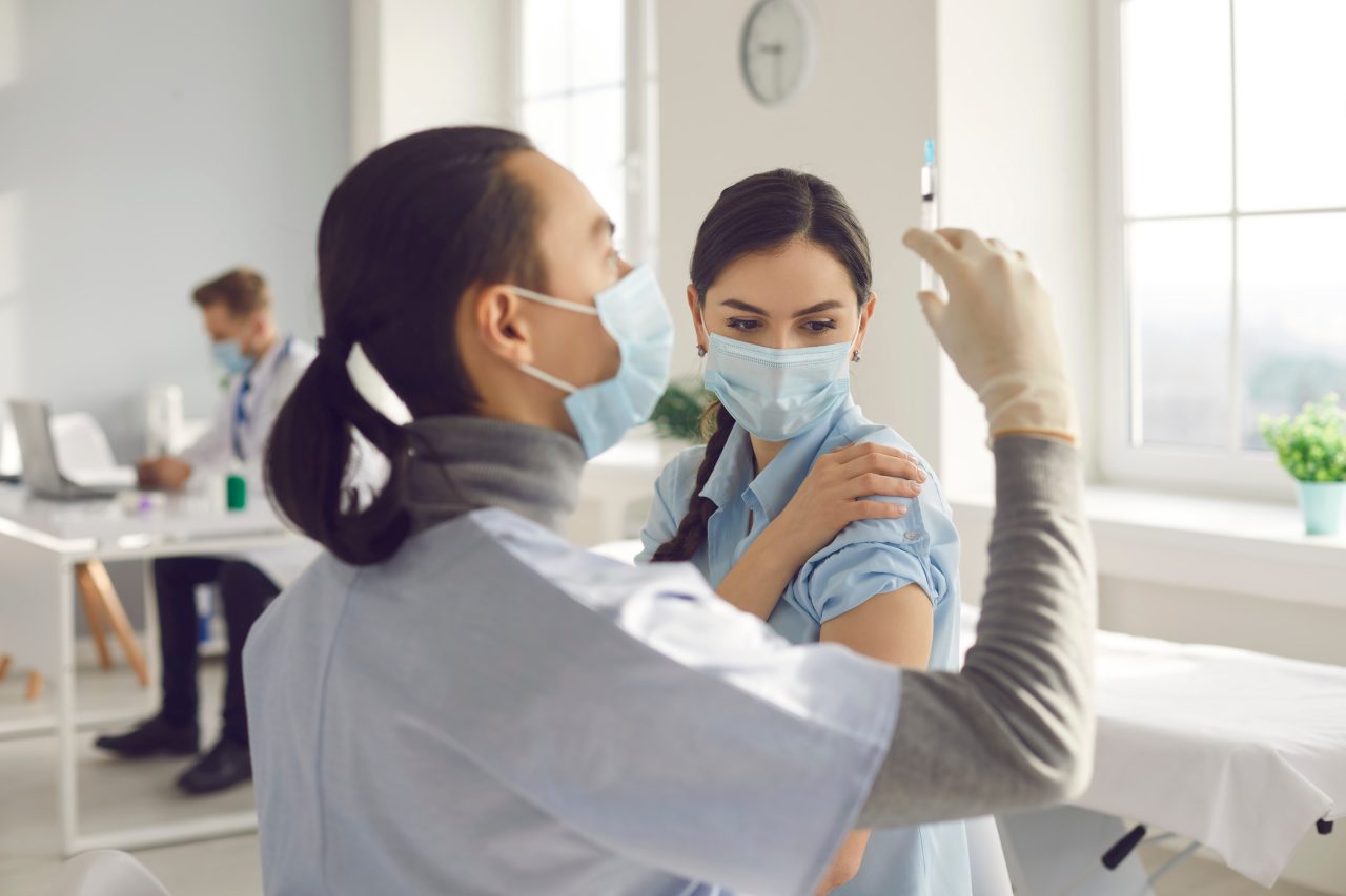 CNCAV: Peste 8000 de persoane s-au vaccinat în ultimele 24 de ore