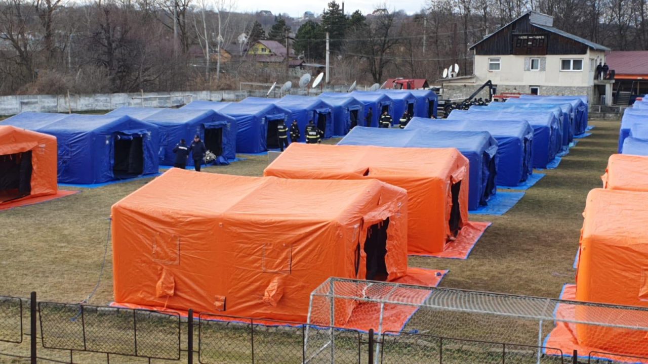 Comisarul european Ylva Johansson, în vizită la taberele pentru refugiații ucraineni, în nordul României. Peste 33.000 de refugiați se adăpostesc în România