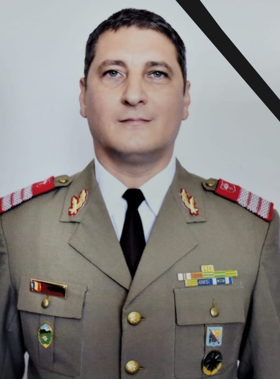 Un militar român a murit în Kosovo. Subofițerul era căsătorit și avea un copil