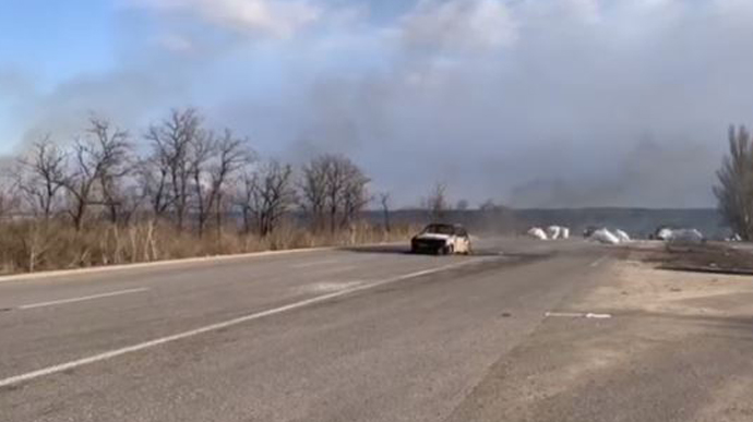 Trupele rusești bombardează coloana de civili care încearcă să fugă din Mariupol