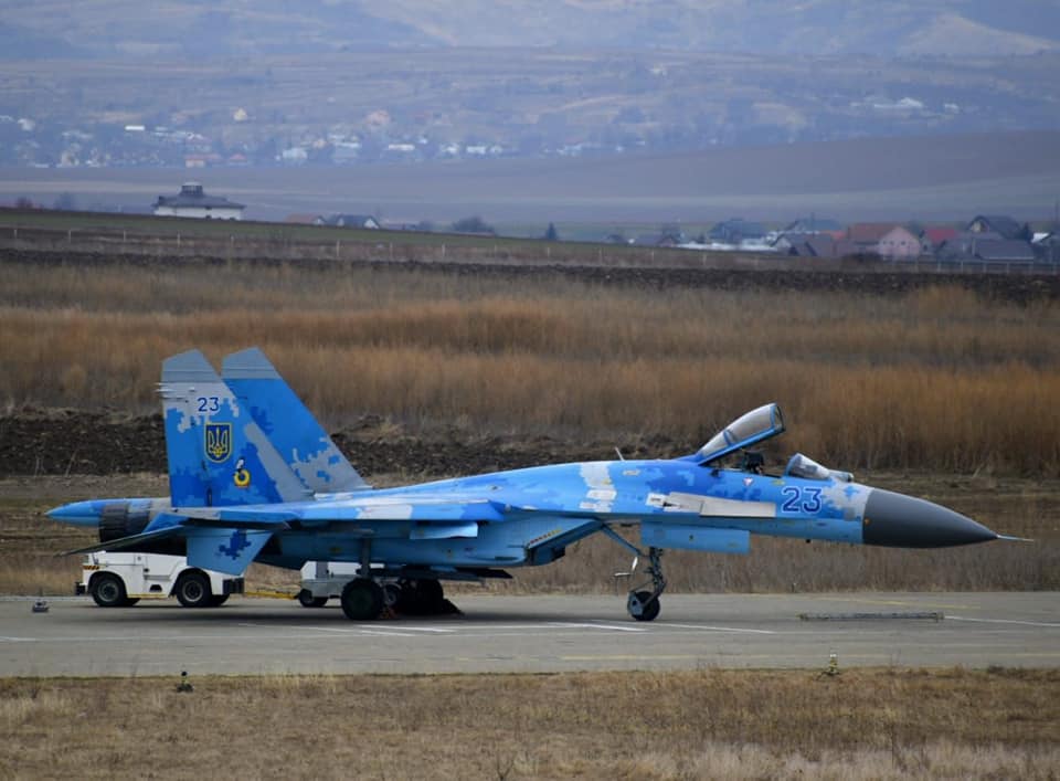 New York Times: Un PILOT RUS al unui Su-27 ar fi tras într-un avion britanic de tip RC-135 Rivet Joint, la Marea Neagră, însă racheta nu a pornit