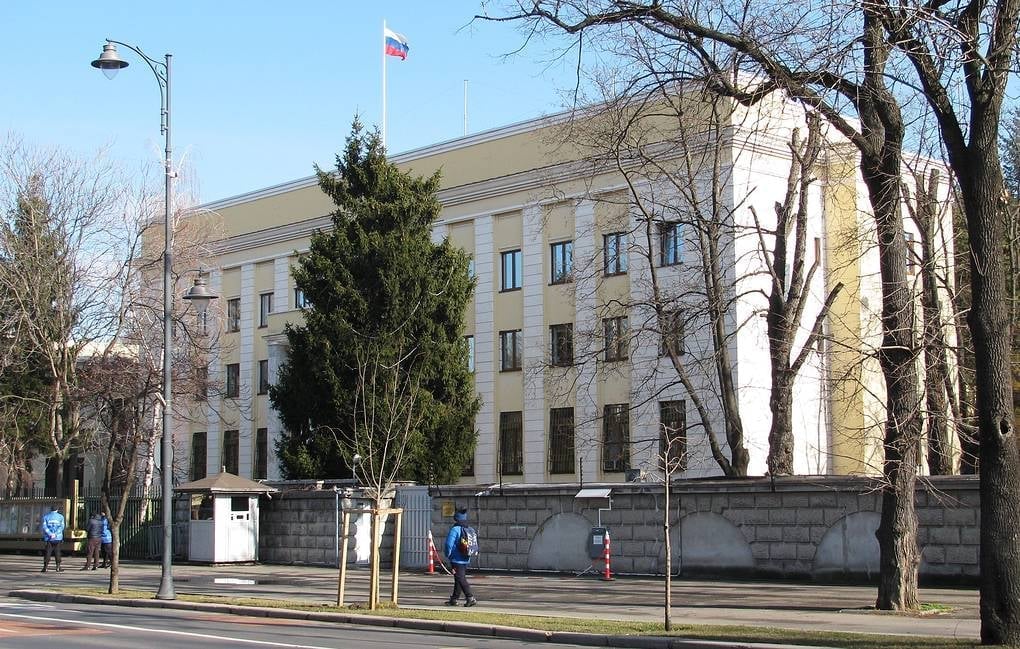 Ambasada Rusiei la București le cere rușilor din România care au fost discriminați, au fost victime ale violenței sau amenințați să anunțe misiunea diplomatică