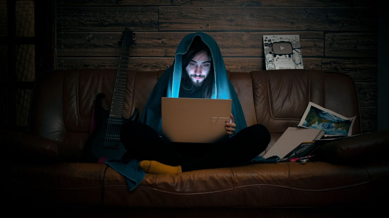Interviu cu Nicu Mihai: artist, desenator, animator, muzician, fotograf și, de multe ori, vlogger