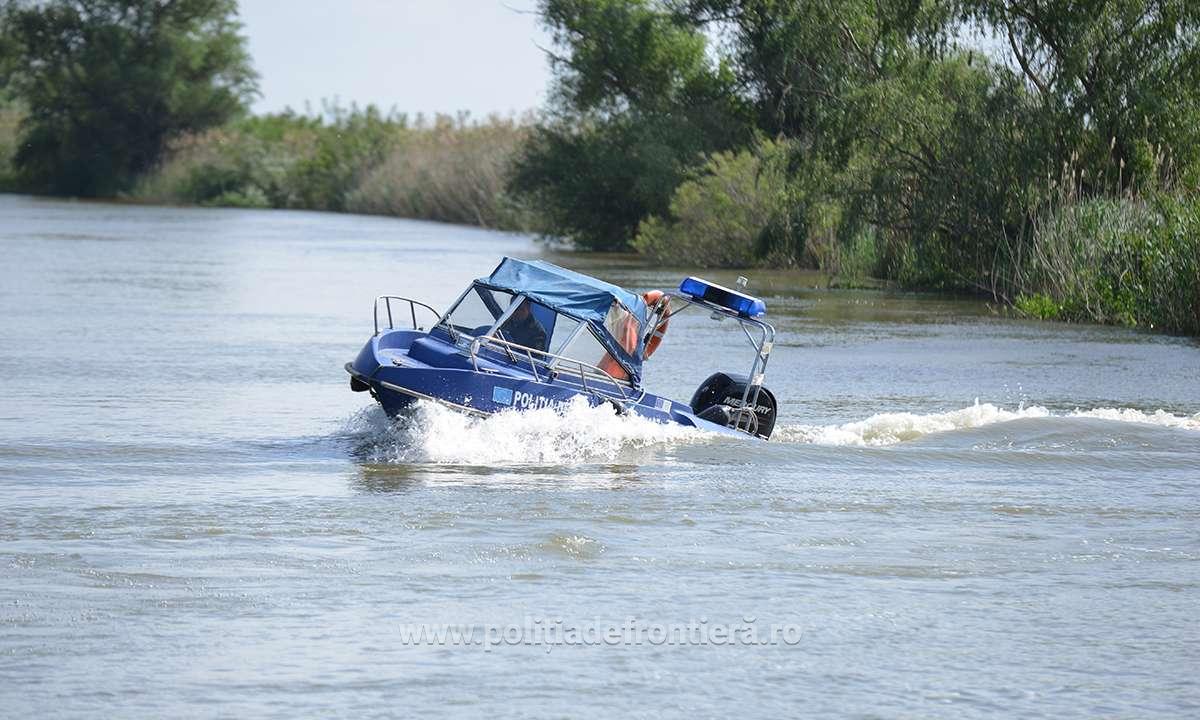 Poliţiştii de frontieră au identificat opt ucraineni care au trecut granița înot prin apele râului Tisa
