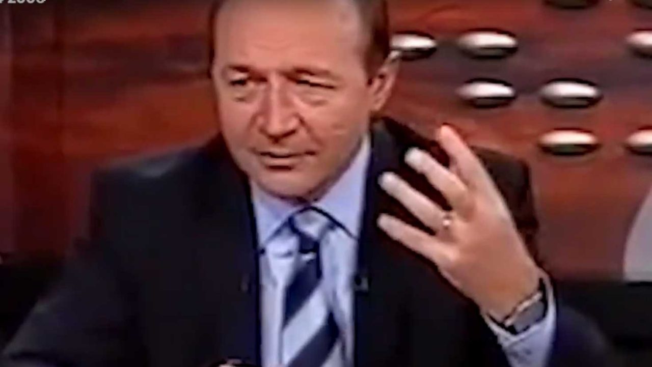 VIDEO Traian Băsescu, înverșunare absolută la adresa politicienilor compromiși. Ce spunea fostul președinte în 2004: „Au făcut compromisuri pentru bani, au mințit public…”