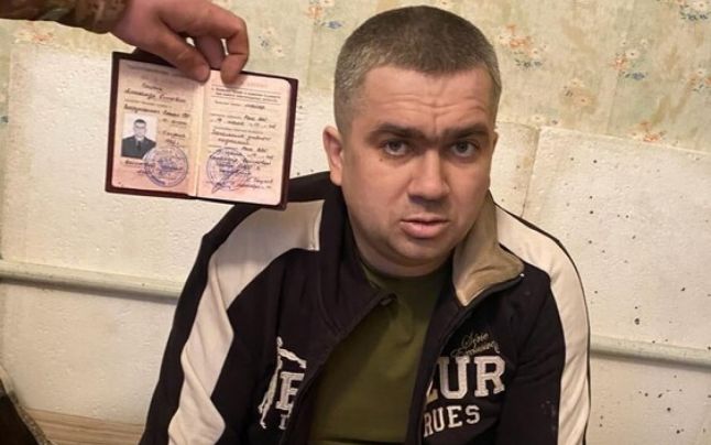 Ucrainenii l-au capturat pe şeful grupului de informaţii şi contramăsuri psihologice a Armatei 58 ruse. Purta lenjerie intimă şi şosete inscripţionate „Forţele Armate ale Ucrainei”