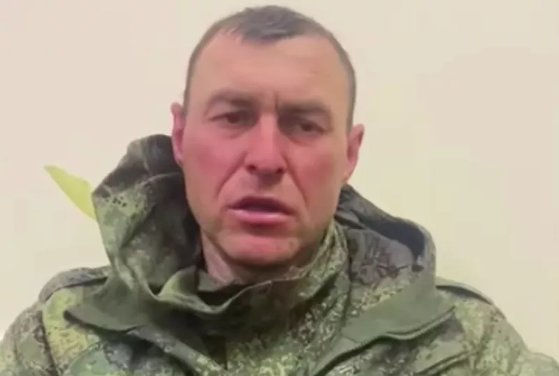 Un militar rus spune că i-au fost injectate droguri ca să nu simtă durerea. Soldatul s-a predat ucrainenilor după ce a văzut că trebuie să lupte cu civili (VIDEO)