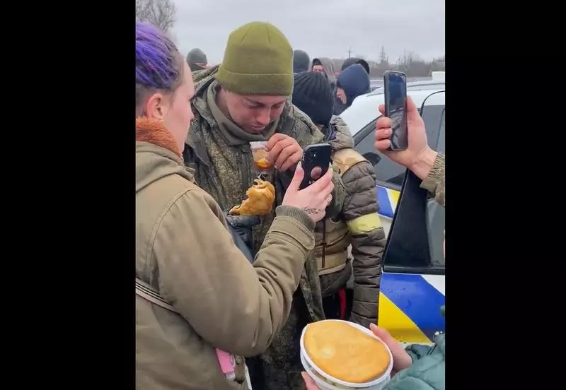 Mamele soldaților ruși capturați în Ucraina sunt invitate să vină să-i ia acasă
