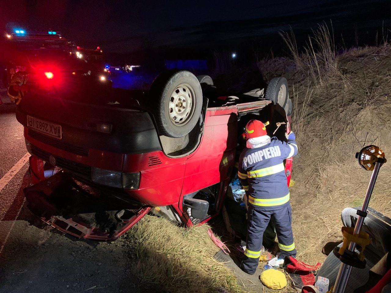 Microbuz cu refugiaţi din Ucraina, implicat într-un accident în Bihor. În microbuz se aflau 11 persoane, dintre care 5 copii