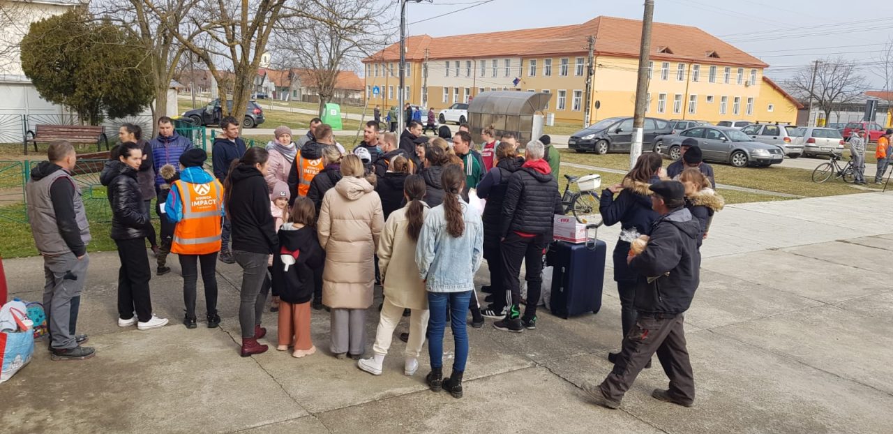 Refugiații care au ajuns în Banat se tem că și România va fi atacată și pleacă spre alte țări. „I-am dus direct la vamă, la Nădlac”
