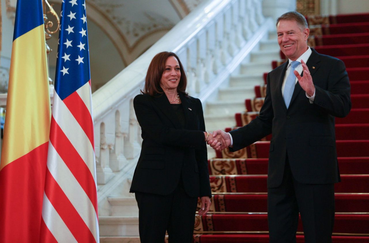 Un membru PSD a numit-o pe Kamala Harris „nulitate americană”. De ce crede politicianul că vizita vicepreședintelui SUA la București ar putea declanșa Al Treilea Război Mondial