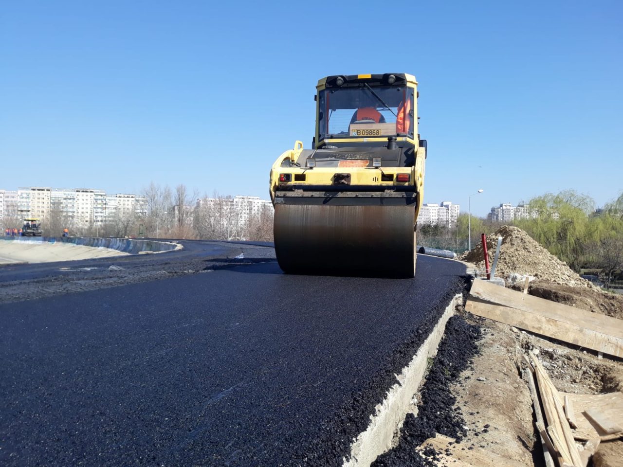 FOTO & VIDEO | Cum arată acum Lacul Morii din București, după 6 luni de lucrări. Când se va turna pista de alergare
