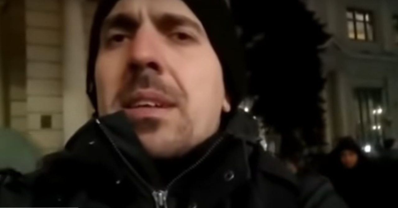 VIDEO | Jurnaliști români, reținuți de autoritățile ucrainene la Liov. Polițiștii au crezut că sunt spioni ruși