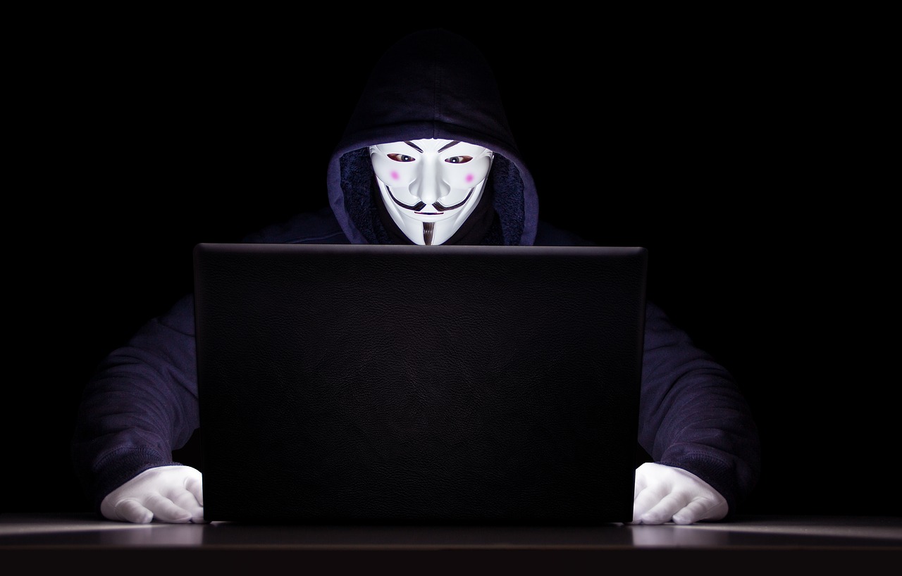 Hackerii Anonymous au spart serverele FSB și au desecretizat planurile lui Putin cu privire la pădurile Ucrainei
