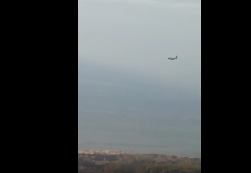 VIDEO | Incendiu uriaș de pădure și vegetație, în județul Buzău. Două avioane Spartan intervin pentru stingerea flăcărilor
