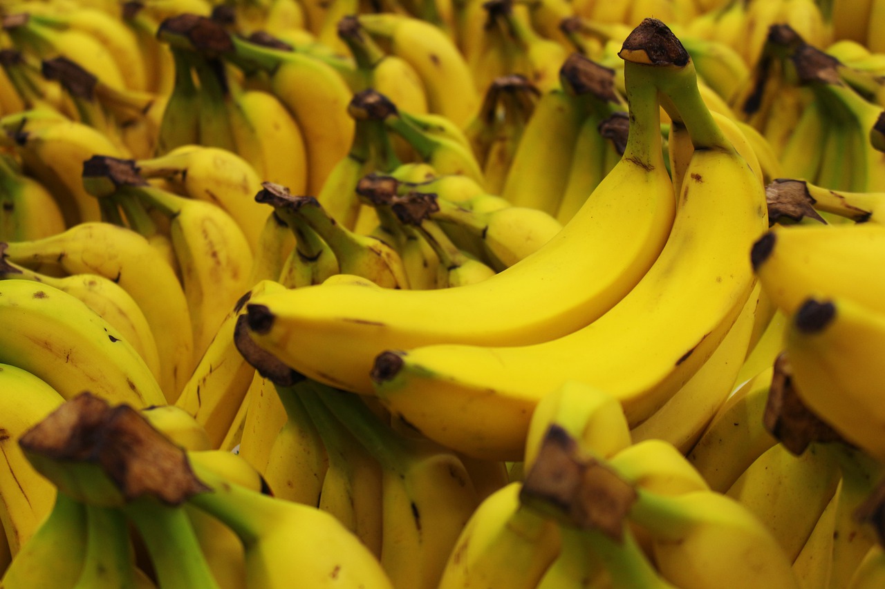 ANSVSA: Banane cu pesticide și înghețată cu substanțe cancerigene, retrase de la vânzare