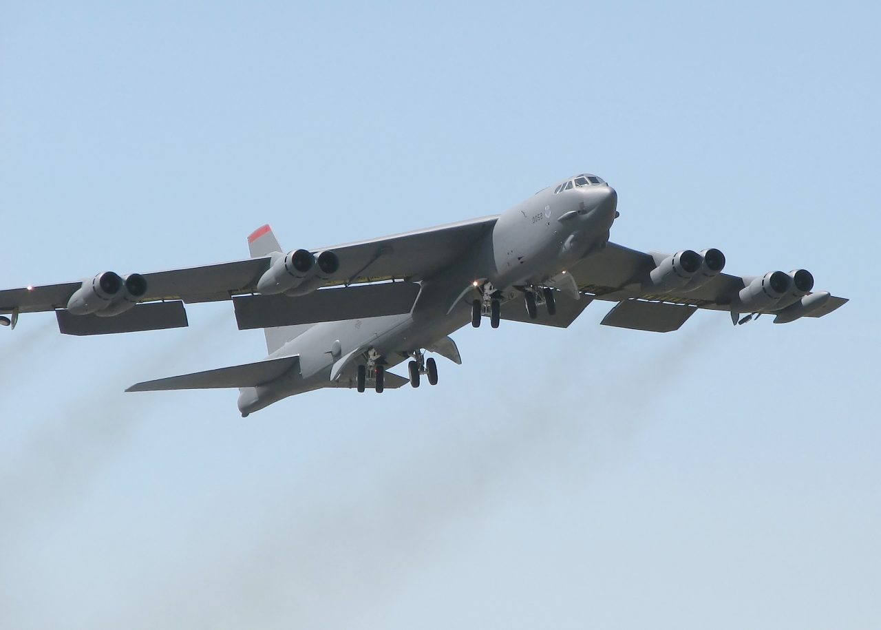 Forțele aeriene ale SUA au zburat vineri cu bombardiere B-52 peste România și flancul estic al NATO