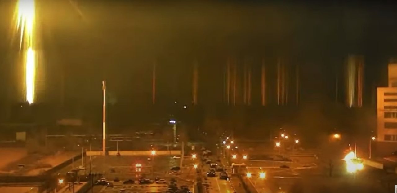 „Dacă va exploda, dezastrul va fi de 10 ori mai mare decât Cernobîl!”/ Ministrul ucrainean de Externe îi imploră pe ruși să înceteze atacul asupra centralei nucleare Zaporijie