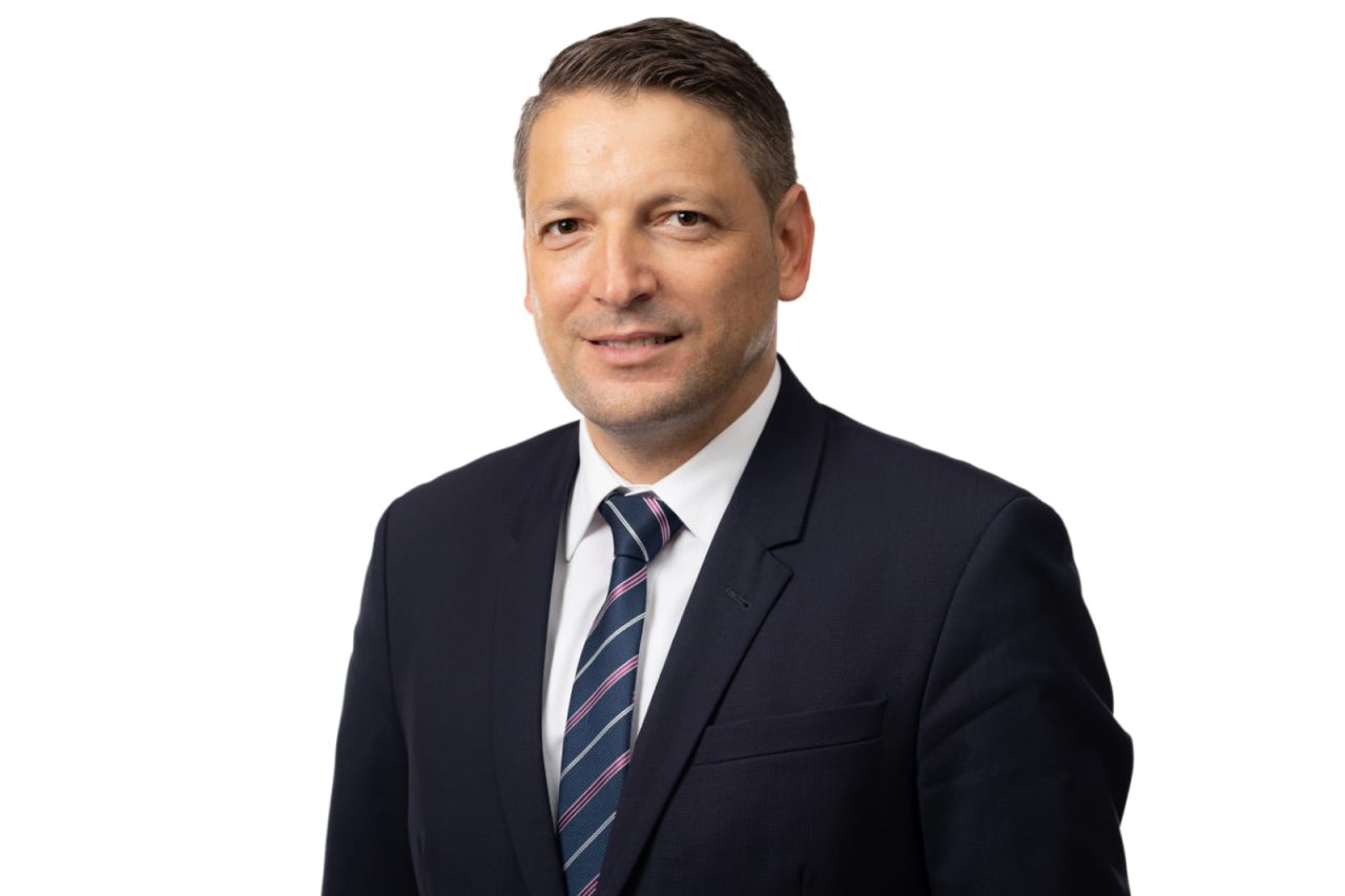 EXCLUSIV | Senatorul Marius Humelnicu: ”Dincolo de interesele şi ambiţia lui Putin, criza umanitară se adânceşte. Această nenorocire trebuie să înceteze!”
