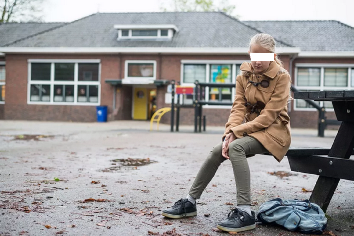 Viața bate filmul | O femeie a sunat la Poliție, după ce fiul ei a adus acasă o fată abandonată de părinți, pe care a cunoscut-o în parc. Ireal cine era tânăra, de fapt
