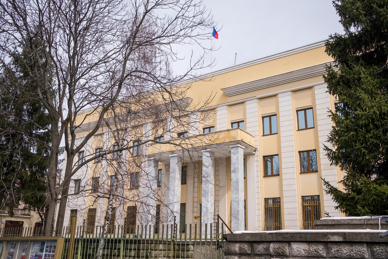 Contul de Twitter al Ambasadei Rusiei la București a fost suspendat. Care este motivul