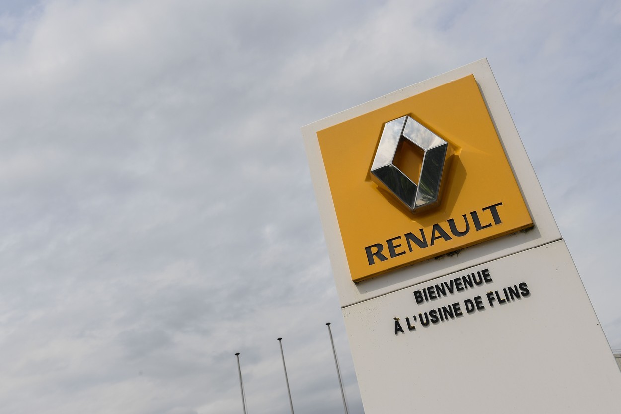 Renault vinde simbolic acțiunile AvtoVAZ, pe o rublă, către Institutul de Știință din Rusia