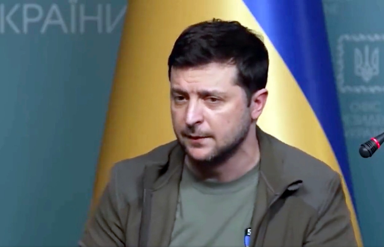 Volodimir Zelenski neagă că ar fi fugit din Ucraina. Mesajul liderului de la Kiev | VIDEO