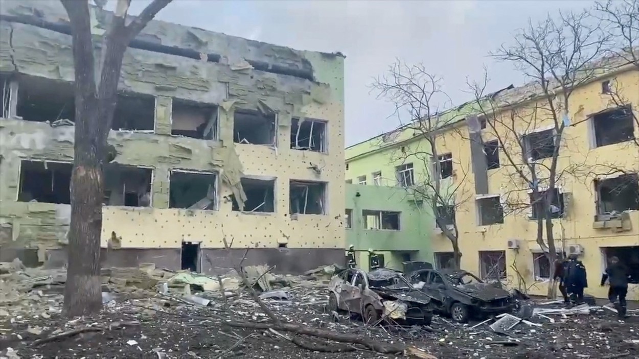 Povestea incredibilă a unui grup de mame eroice care au salvat 227 de copii ucraineni din subsolurile clădirilor atacate de tancurile rusești