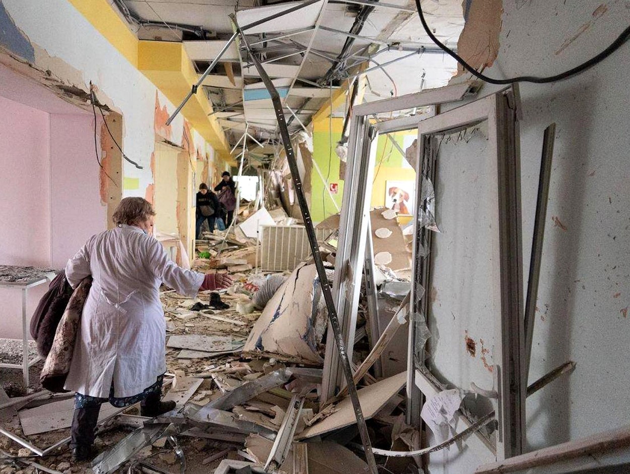 Peste 90% din orașul Mariupol este complet distrus, spun autoritățile locale/ Doar 130 din 1300 de persoane salvate de sub dărâmăturile teatrului din oraș