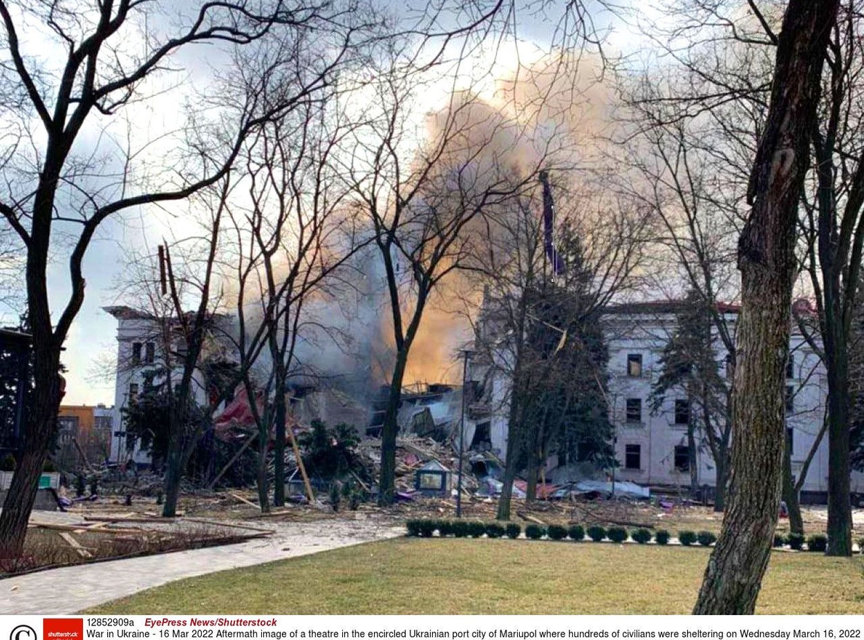 Armata rusă a bombardat o școală de arte din Mariupol. În clădire se refugiaseră peste 400 de femei, copii și bătrâni