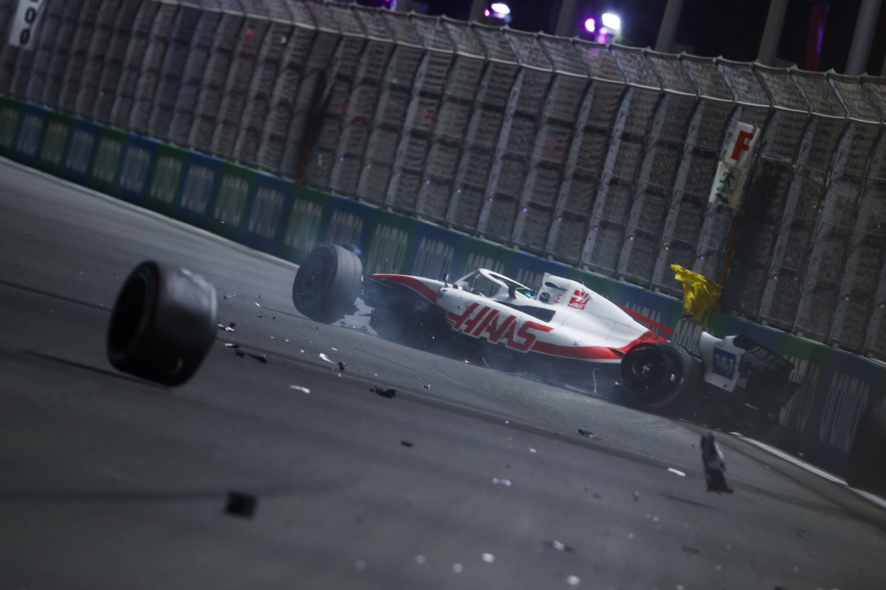 FOTO | Mick Schumacher, accident grav în calificările Marelui Premiu de Formula 1 al Arabiei Saudite