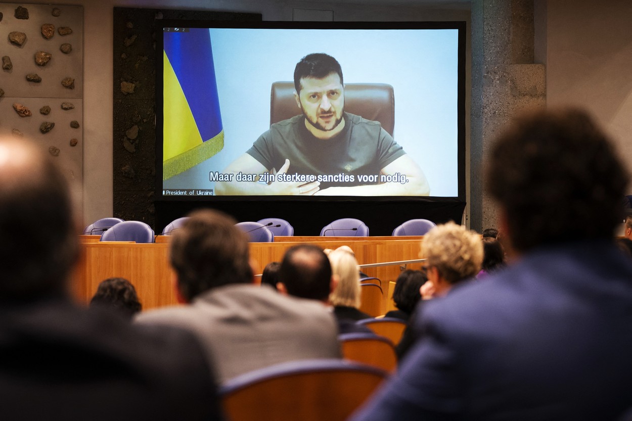 Zelenski nu crede în promisiunile Rusiei: ”Există o acumulare de trupe rusești pentru noi lovituri în Donbas. Nu credem pe nimeni, nicio frază frumoasă”