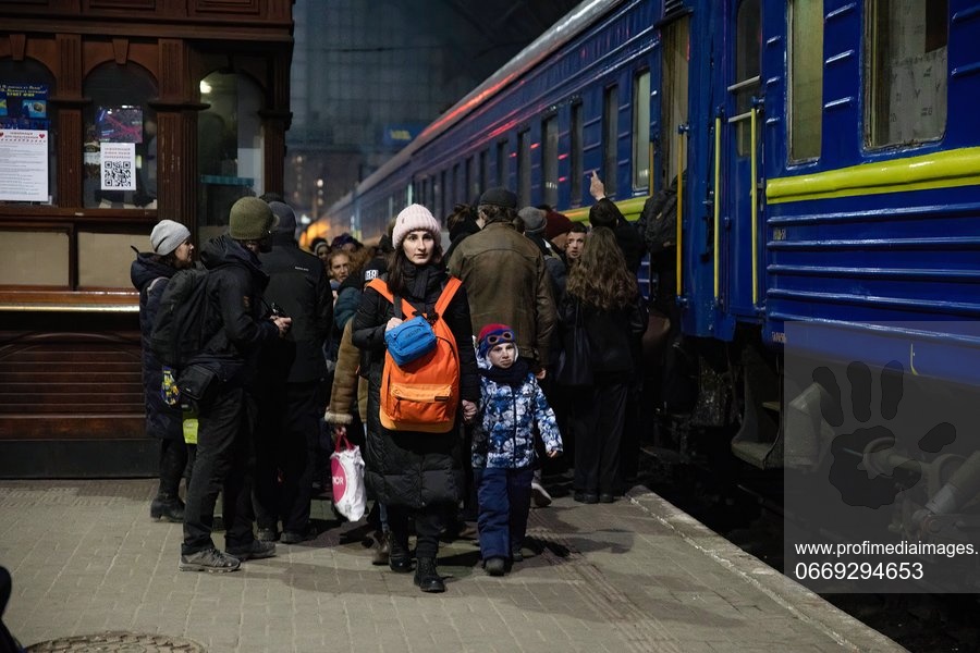 VIDEO | Guvern: Peste 75.000 de refugiați din Ucraina, din care aproape 30.000 de copii, se află în România