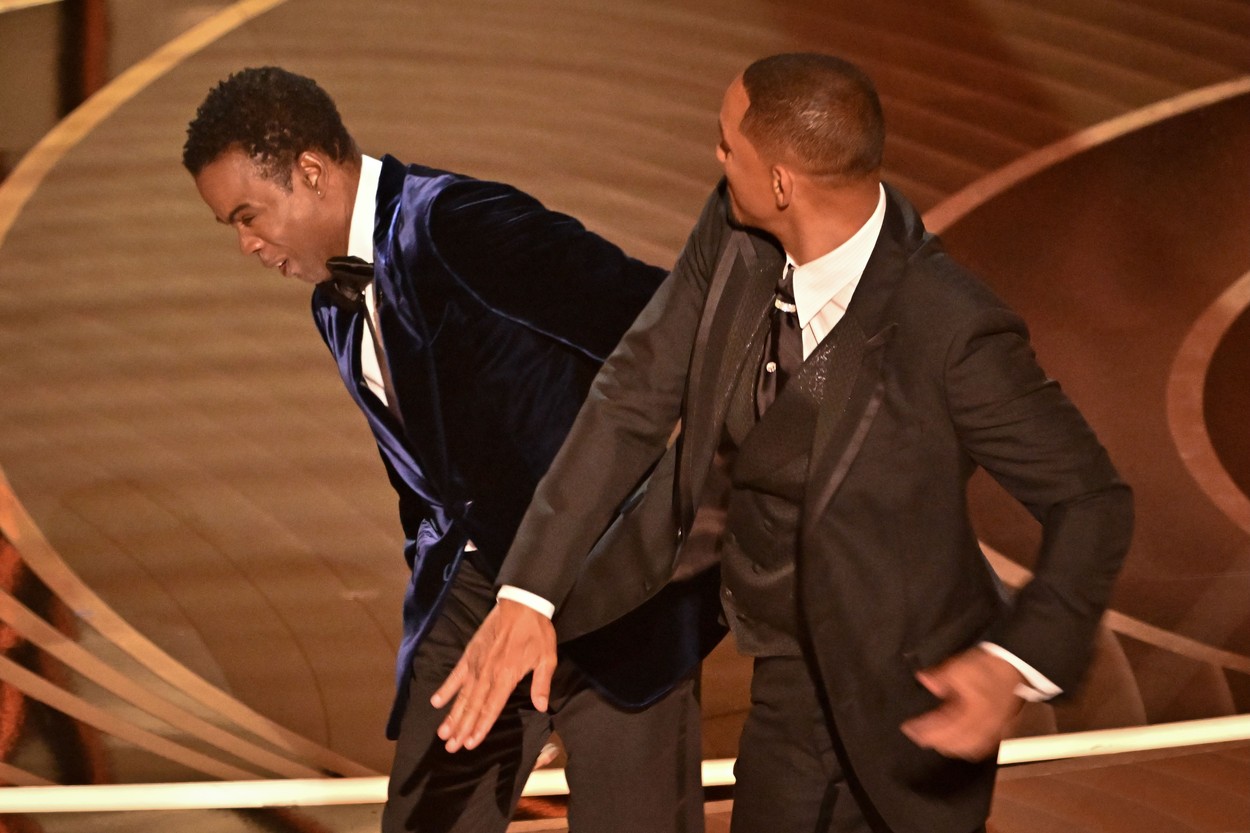 FOTO – VIDEO | Will Smith l-a pălmuit pe Chris Rock, la Gala Oscar 2022. Motivul pentru care s-a enervat celebrul actor