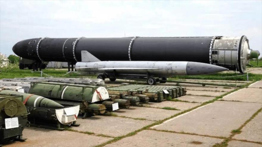 Rusia testează racheta balistică „Satan-2” care poate transporta focoase nucleare, despre care Putin spune „că nu are egal”
